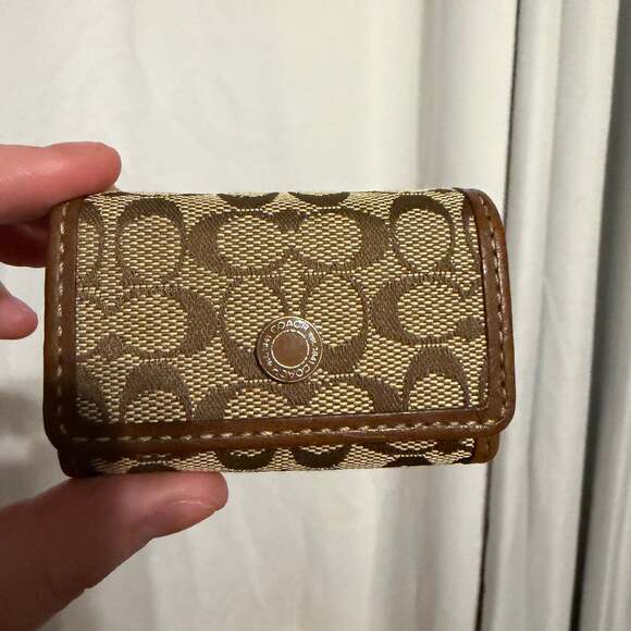 Coach - Picture 1 of 3